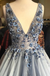 Sky Blue Sequis 3D Flower Prom Dresses Una línea de vestidos formales con cuello en V profundo