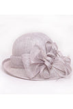 Manera de las señoras con la flor Cambric Bowler / sombrero cloche