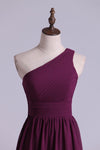 2022 Purple vestidos de honor Una línea de un hombro Hasta el suelo con Volantes