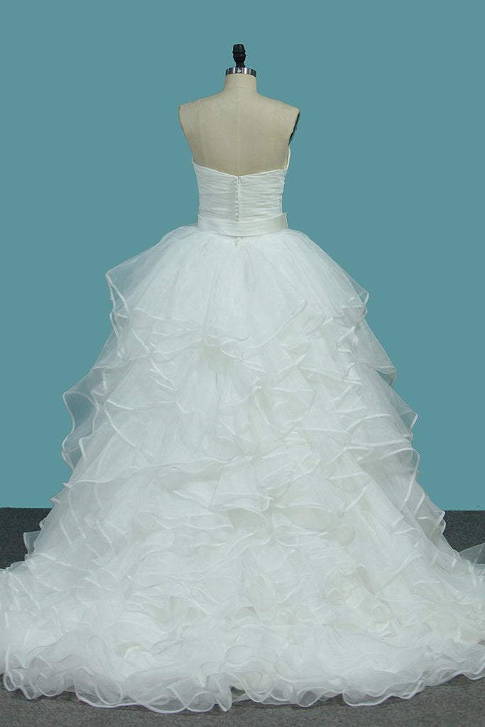 2022 vestidos de novia de organza a línea cariño con el botón cubierto tren de la corte