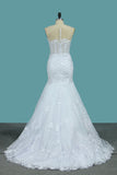 2024 Tulle Scoop Wedding Dresses Sirena con apliques capilla tren