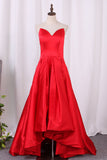 2024 Asymmetrical vestidos de fiesta V cuello rojo satinado
