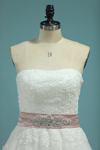 2024 una línea vestido de boda de los vestidos de tul con apliques y faja