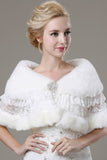 Elegante Faux Fur &amp; Lace Wedding Wrap Cuentas con MPJ140915