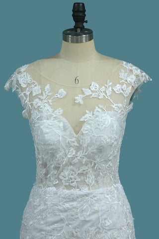 2024 Scoop Open Back Vestidos de novia de encaje con apliques botón cubierto