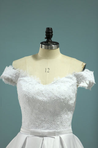 2024 vestidos de novia una línea de hombro con apliques de satén
