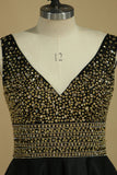 2024 nueva llegada de un cuello de raso vestidos de baile Línea V con los granos y diamantes de imitación