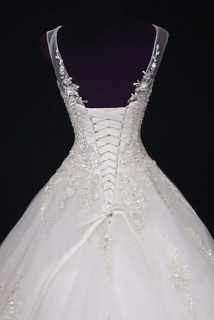 2022 Una línea de vestidos de novia Tulle cucharada con apliques y cuentas de encaje