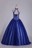 2024 Oscuro Royal Blue cabestro vestidos de Quinceanera del vestido de bola de Tulle con los granos y diamantes de imitación